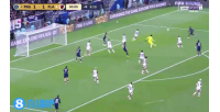 巴黎错失读秒绝杀！登贝莱传中，马尔基尼奥斯门前射门变解围